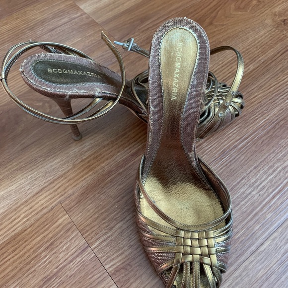 BCBGMAXAZRIA sling back sandals - Picture 2 of 2